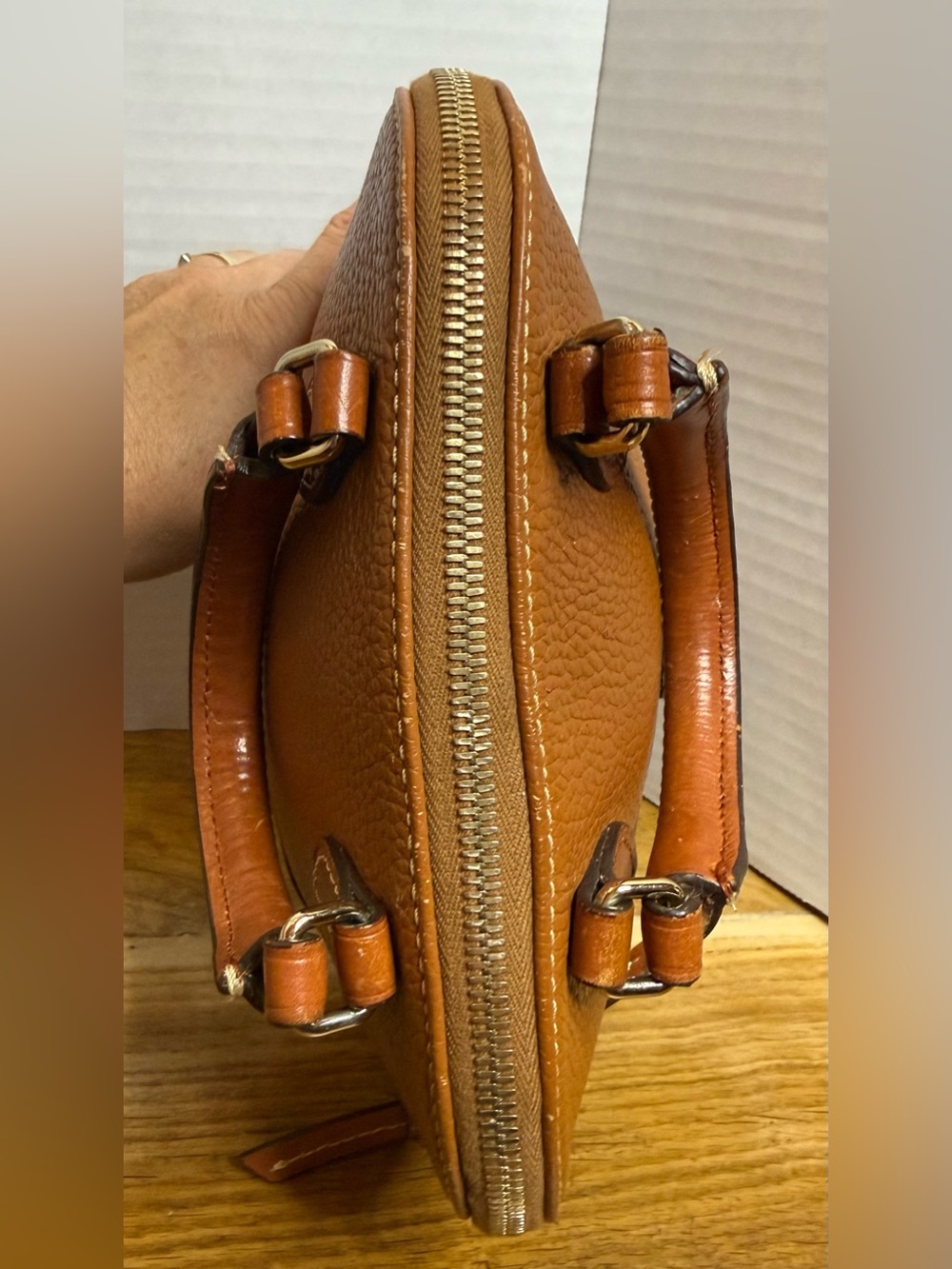 Dooney & Bourke Pebble Grain Leather Dome Satchel Tan Brown Zip Bag - Picture 4 of 16